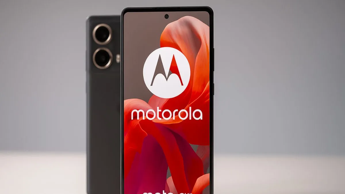 Moto G85 5G in Olive Green vegan leather finish
