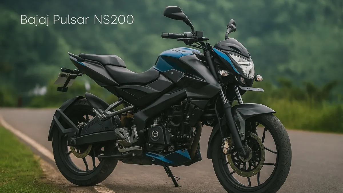 Bajaj Pulsar NS200 streetfighter design with muscular fuel tank
