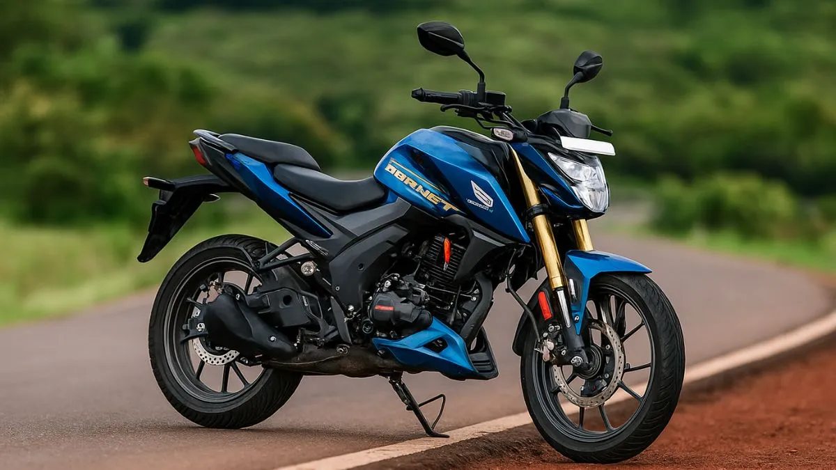 Honda Hornet 2.0 2025 front view with LED lights