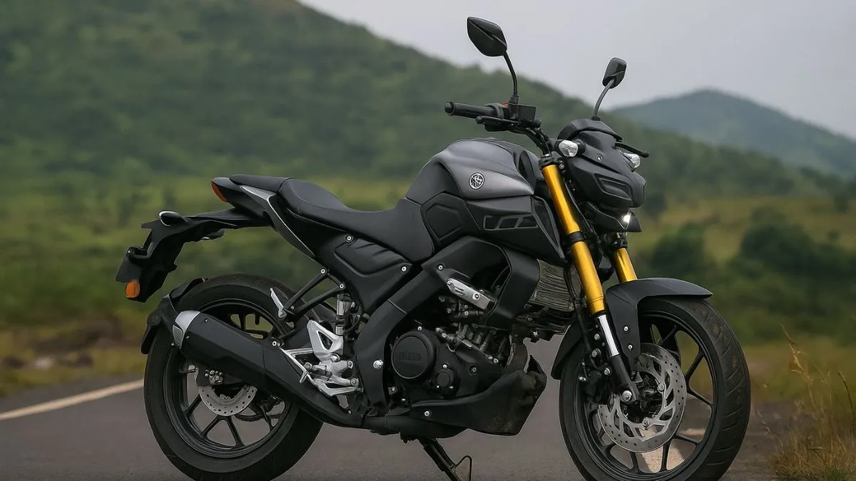 Yamaha MT-15 V3 2025 front LED headlamp and streetfighter design